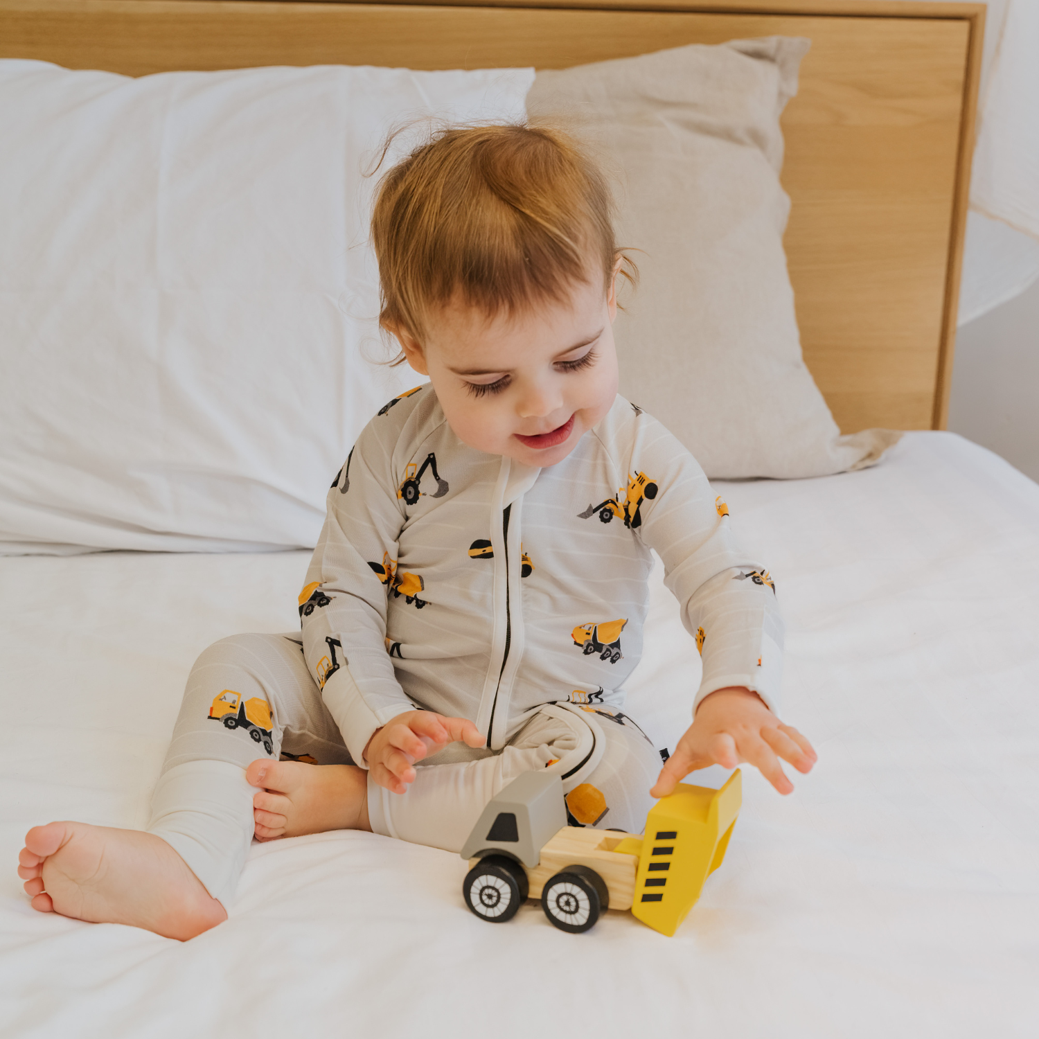 Pijamale lungi din bambus cu fermoar reversibil, ZIPSTER - Construction, Gri, pentru baieti