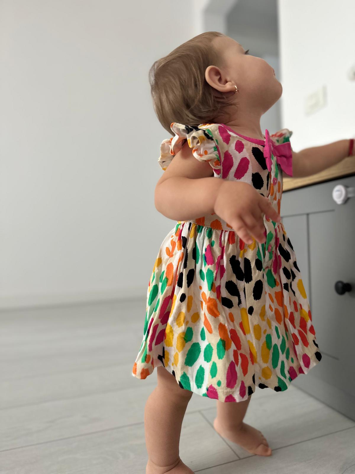 Rochie cu fundita roz si volane la maneci PANCO - Hope, Bej cu buline colorate, pentru fetite